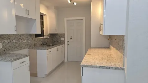 257 E 38th Street Hialeah FL 33013