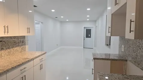 257 E 38th Street Hialeah FL 33013