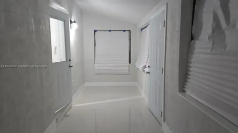 257 E 38th Street Hialeah FL 33013