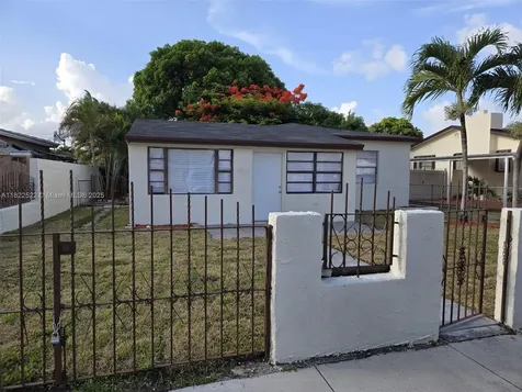257 E 38th Street Hialeah FL 33013