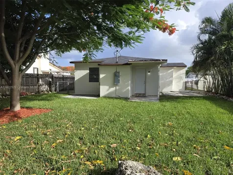 257 E 38th Street Hialeah FL 33013