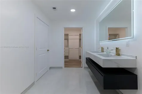 706 NW 24th Street Wilton Manors FL 33311