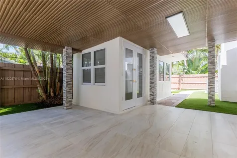 706 NW 24th Street Wilton Manors FL 33311