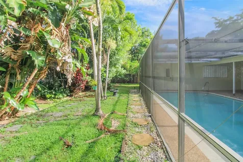 1531 SW 67th Terrace Plantation FL 33317