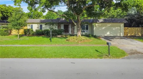 1531 SW 67th Terrace Plantation FL 33317
