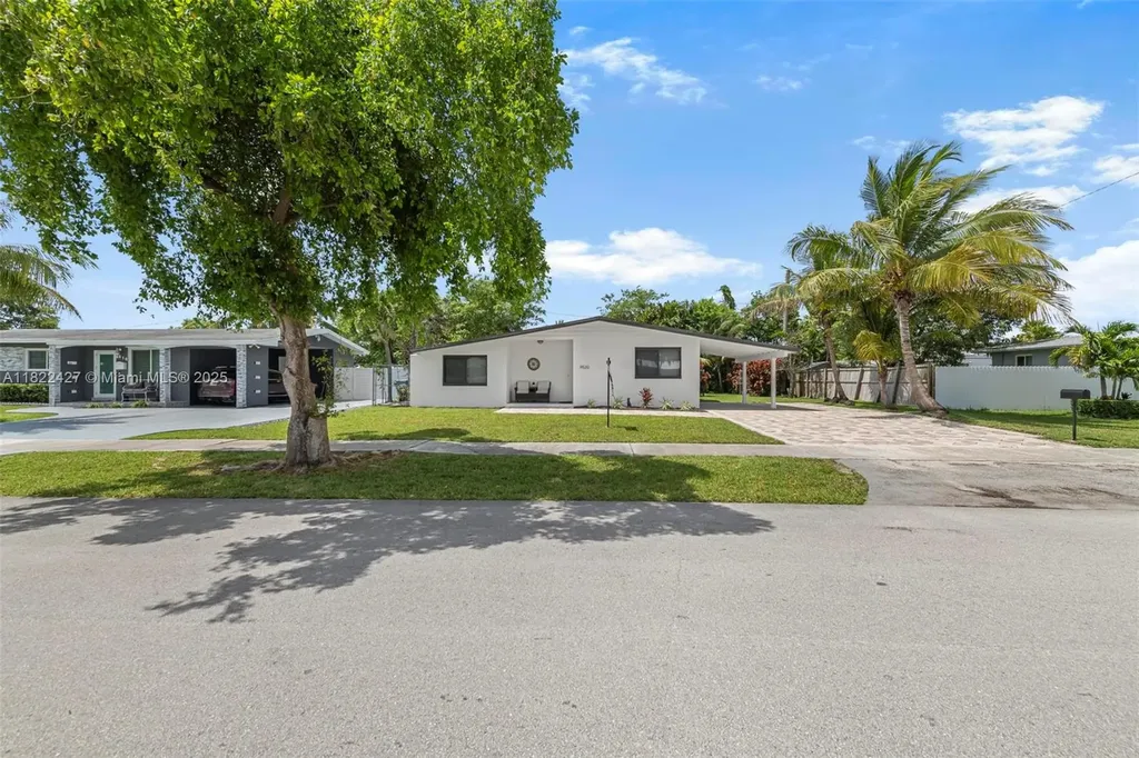 9520 Holiday Road Cutler Bay FL 33157