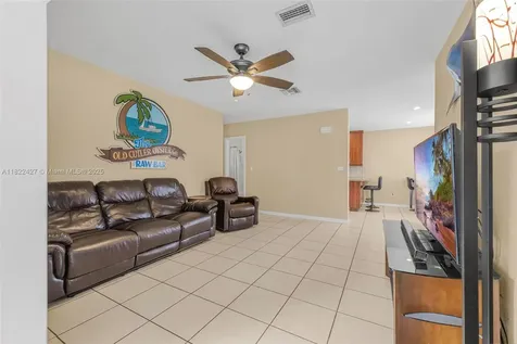 9520 Holiday Road Cutler Bay FL 33157