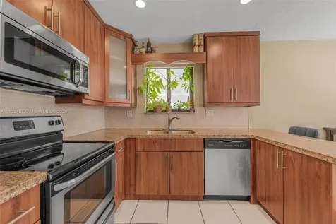 9520 Holiday Road Cutler Bay FL 33157