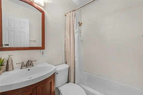9520 Holiday Road Cutler Bay FL 33157
