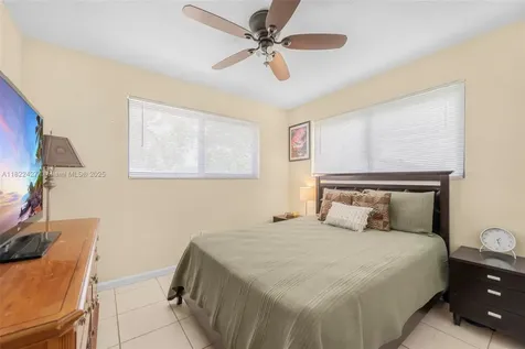9520 Holiday Road Cutler Bay FL 33157