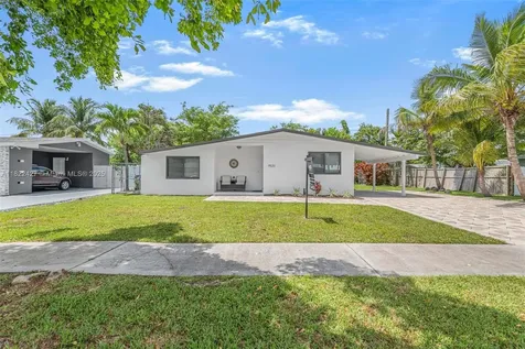 9520 Holiday Road Cutler Bay FL 33157