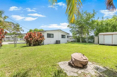 9520 Holiday Road Cutler Bay FL 33157