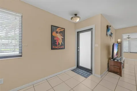 9520 Holiday Road Cutler Bay FL 33157