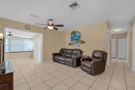 9520 Holiday Road Cutler Bay FL 33157