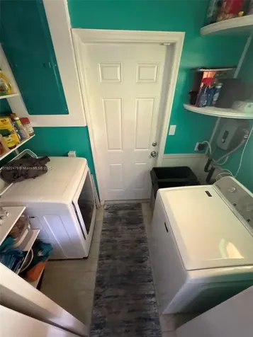 6211 SW 9th Place North Lauderdale FL 33068