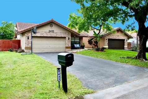 2433 NW 92nd Avenue Coral Springs FL 33065