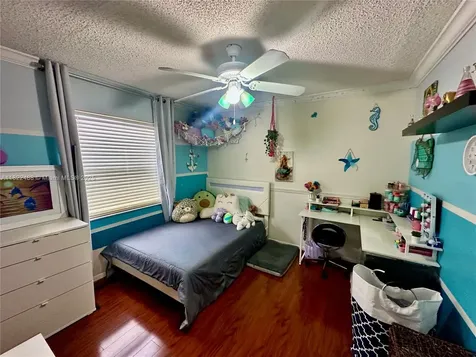 2433 NW 92nd Avenue Coral Springs FL 33065