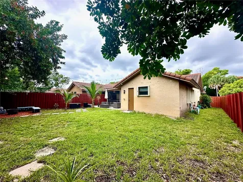 2433 NW 92nd Avenue Coral Springs FL 33065