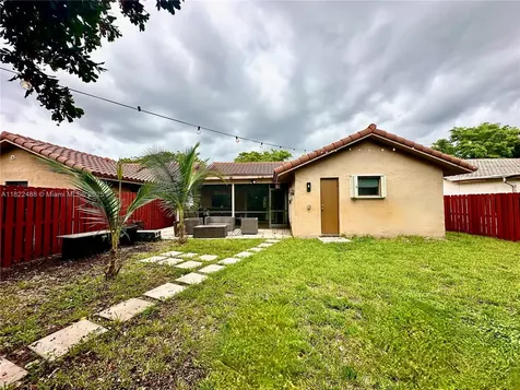 2433 NW 92nd Avenue Coral Springs FL 33065
