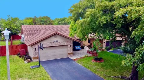 2433 NW 92nd Avenue Coral Springs FL 33065