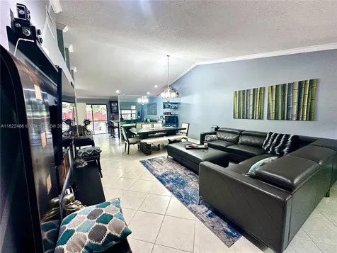 2433 NW 92nd Avenue Coral Springs FL 33065