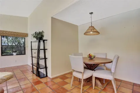 1180 NW 100th Way Plantation FL 33322