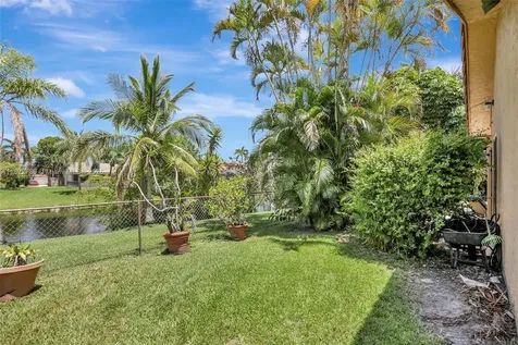 1180 NW 100th Way Plantation FL 33322