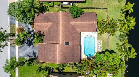 1180 NW 100th Way Plantation FL 33322