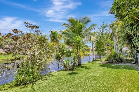 1180 NW 100th Way Plantation FL 33322