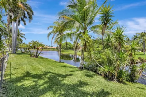 1180 NW 100th Way Plantation FL 33322