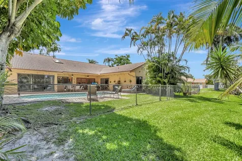 1180 NW 100th Way Plantation FL 33322