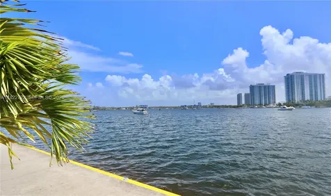 2920 Point East Drive Aventura FL 33160