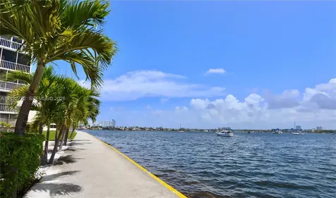 2920 Point East Drive Aventura FL 33160