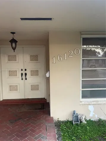 16120 E Troon Circle Miami Lakes FL 33014