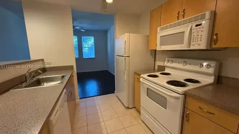 533 NE 3rd Avenue Fort Lauderdale FL 33301