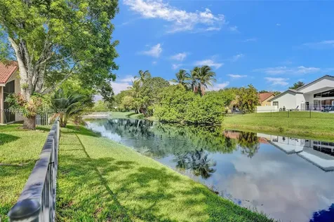 5025 NW 95th Drive Coral Springs FL 33076