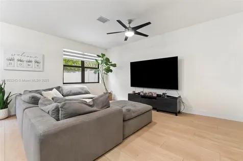10129 W 32nd Lane Hialeah FL 33018