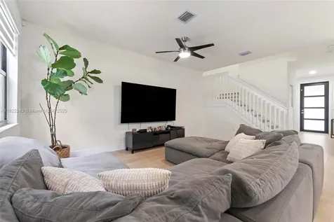 10129 W 32nd Lane Hialeah FL 33018