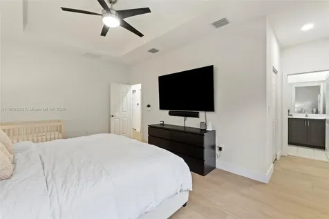 10129 W 32nd Lane Hialeah FL 33018