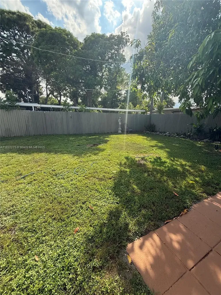 205 SW 21st Way Fort Lauderdale FL 33312