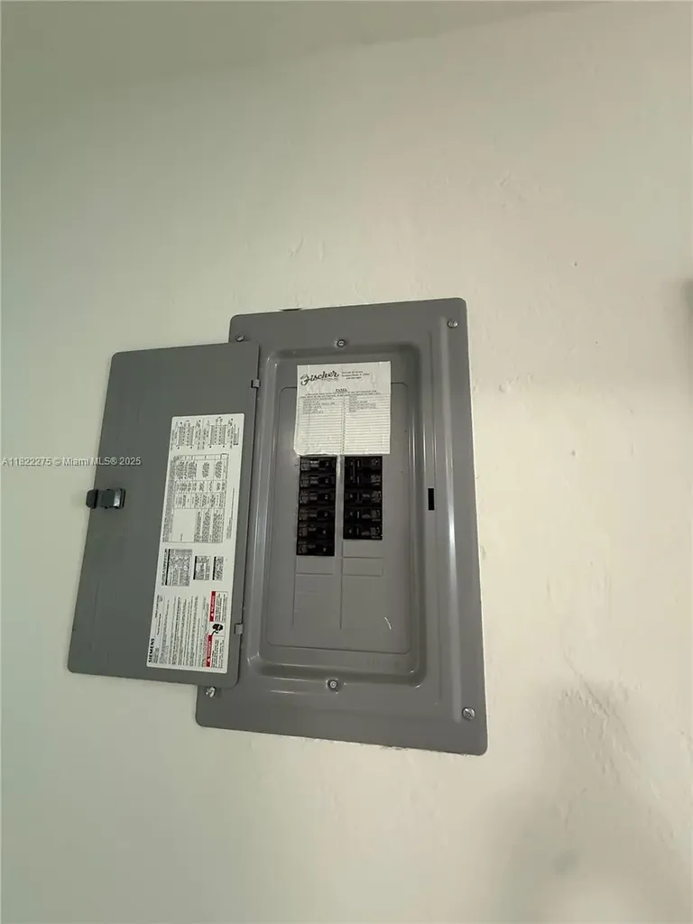 205 SW 21st Way Fort Lauderdale FL 33312