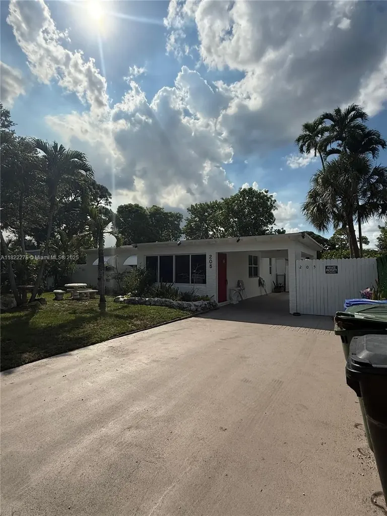 205 SW 21st Way Fort Lauderdale FL 33312