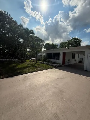 205 SW 21st Way Fort Lauderdale FL 33312