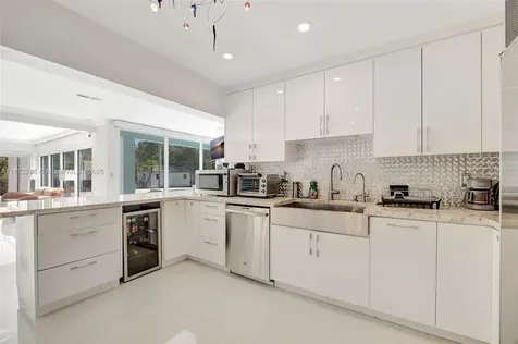 11230 SW 69th Court Pinecrest FL 33156