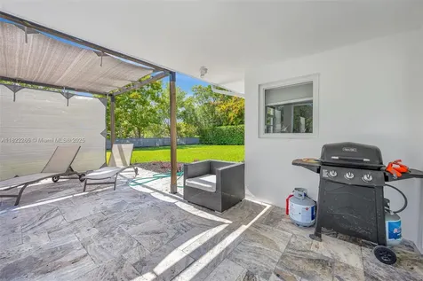 11230 SW 69th Court Pinecrest FL 33156