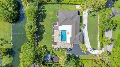11230 SW 69th Court Pinecrest FL 33156