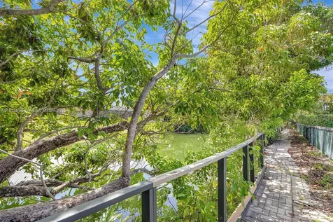 11230 SW 69th Court Pinecrest FL 33156
