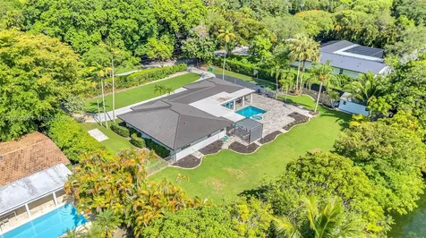 11230 SW 69th Court Pinecrest FL 33156