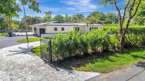 11230 SW 69th Court Pinecrest FL 33156