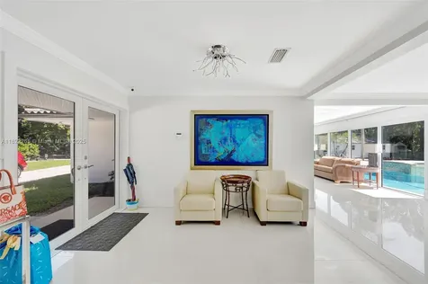 11230 SW 69th Court Pinecrest FL 33156